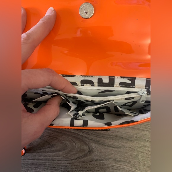 Guess clutch, bright orange - Picture 4 of 7